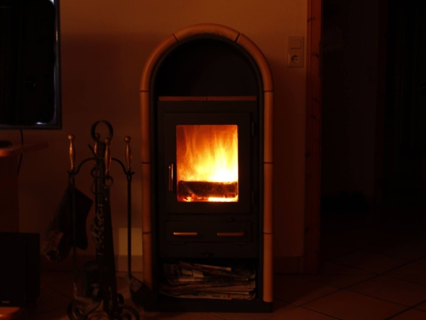 Kaminfeuer im Ferienhaus Deichkoenig Nessmersiel